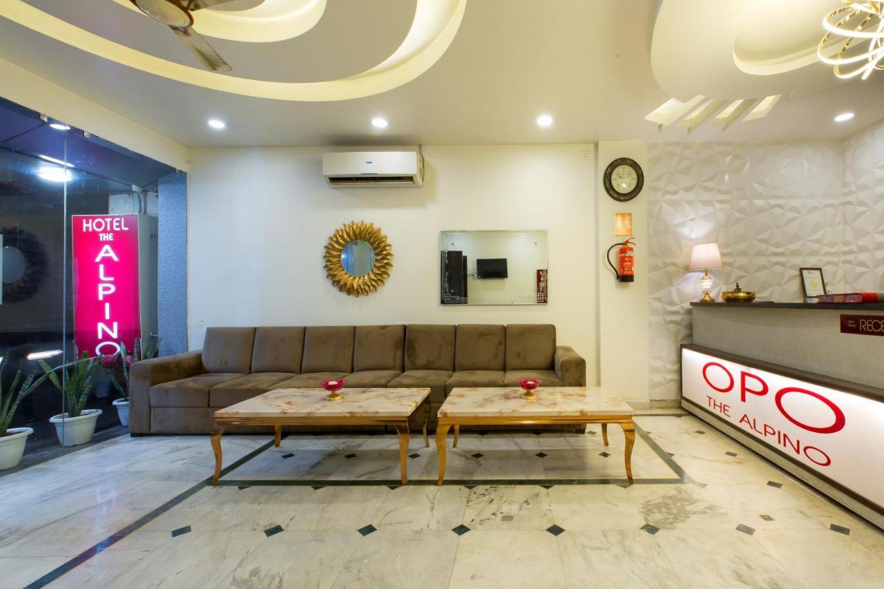 The Alpino Hotel Nueva Delhi Exterior foto